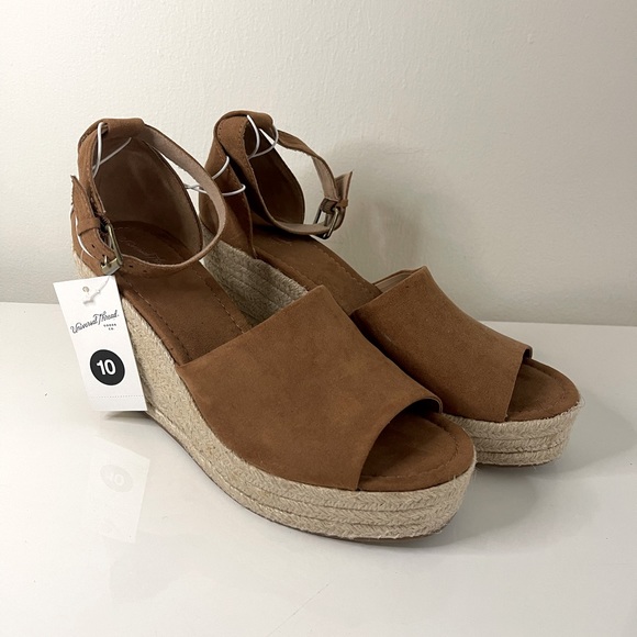 NEW! Brown Espadrilles Wedges Size 10. Faux suede from Universal Thread @ Target - Picture 3 of 4